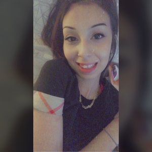 Meet your posher Janine